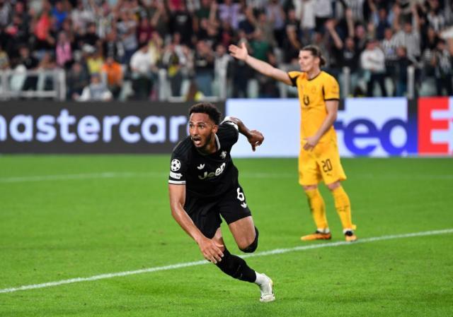 Lloyd-Kelly-celebrate-Juventus-Dortmund-1024x719.jpg